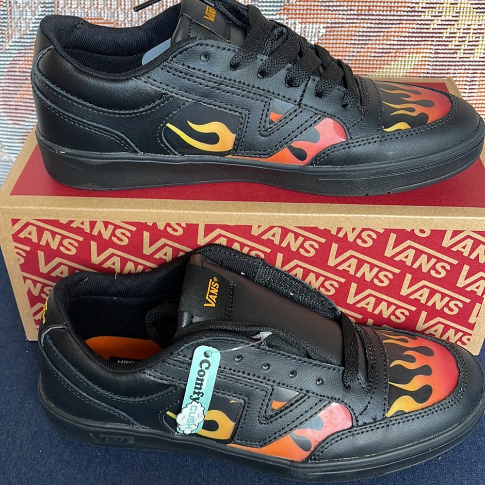 Vans WMNS Lowland Cc
(Lenticular)BIkprsmmnorng
VN0ATZY9QP
Sneakers G - Picture 2 of 16